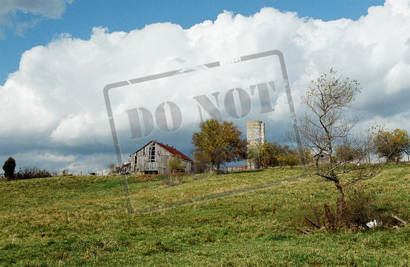 0139-KY-N "Barn in the Clouds